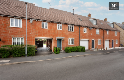 Modern 3-Bedroom Home with Garage – Minutes from Stansted Airport